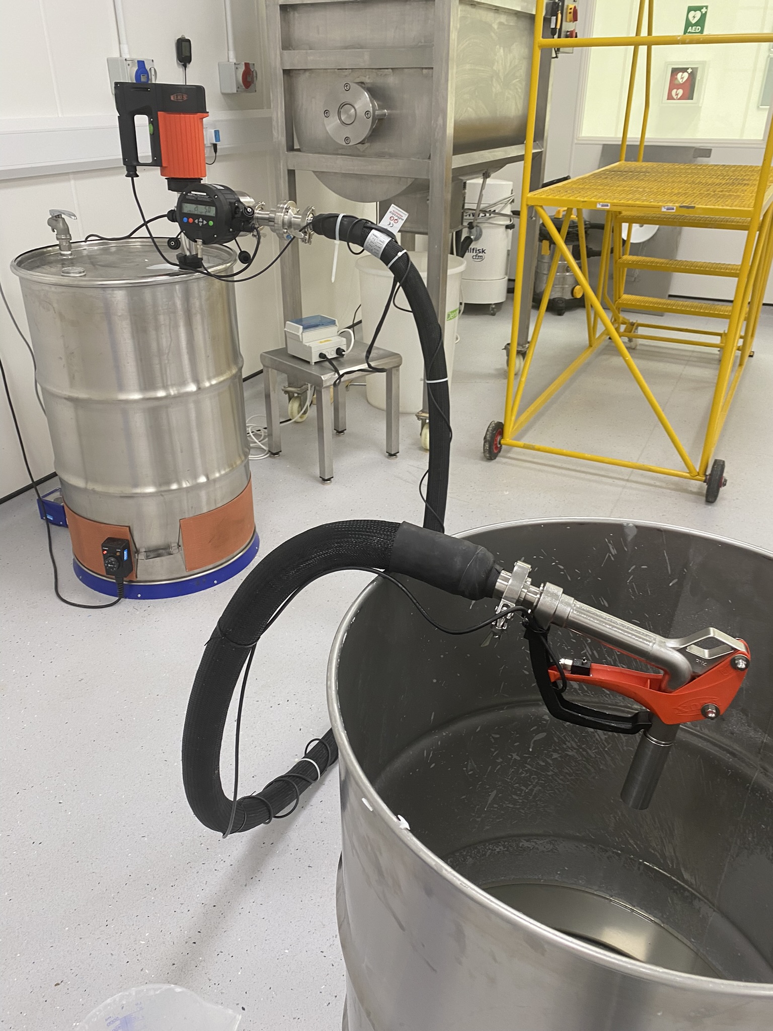 Heat Traced Barrel and Hosing with Trigger Nozzle Heat Traced Barrel and Hosing with Trigger Nozzle